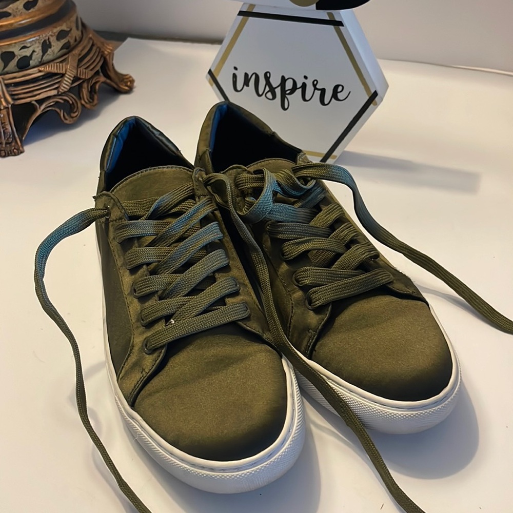 KENNETH COLE SHOES 81/2